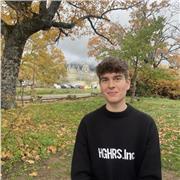 Estudiante de Biología en la UCM y graduado en Bachillerato Internacional.